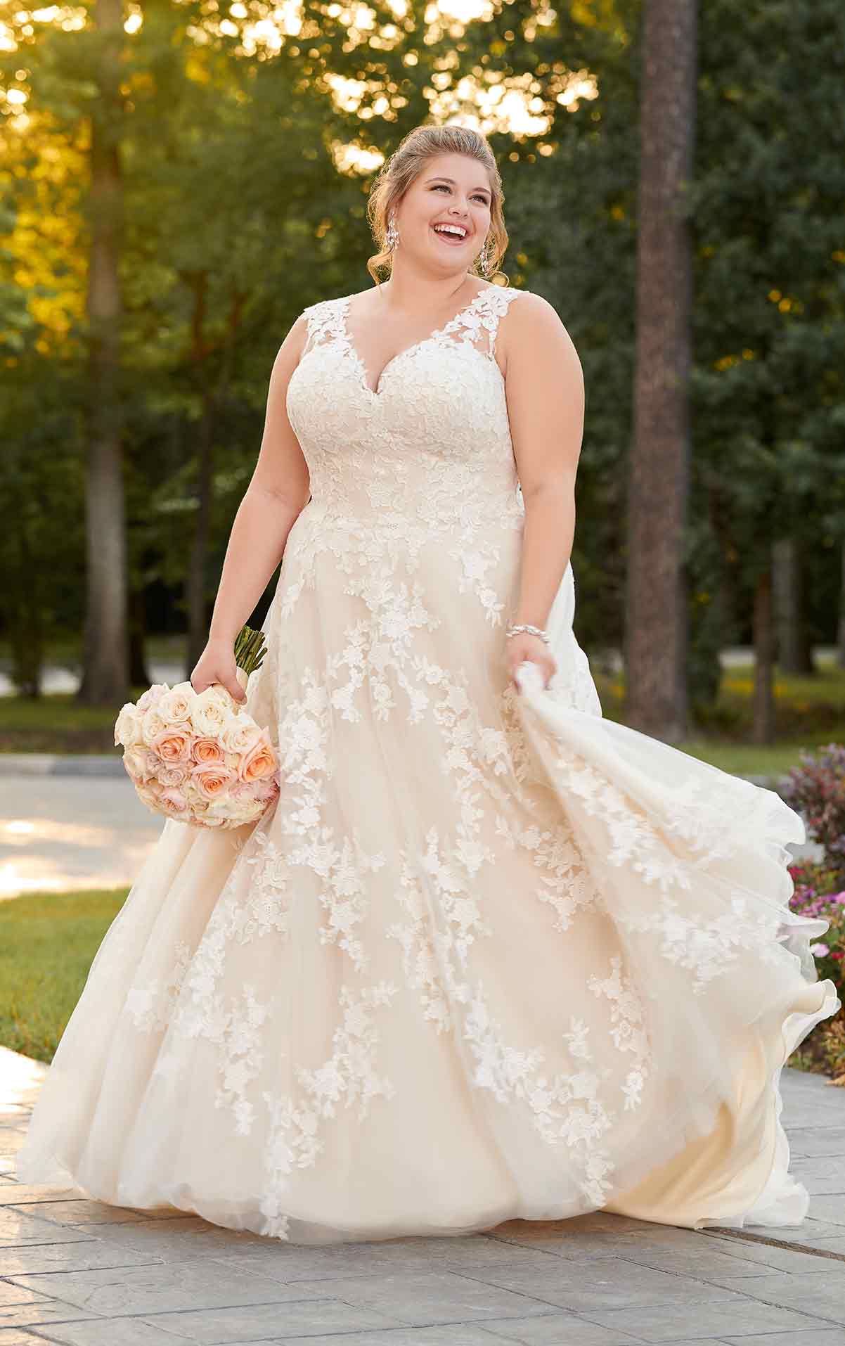 Size 22 wedding shop dress with sleeves