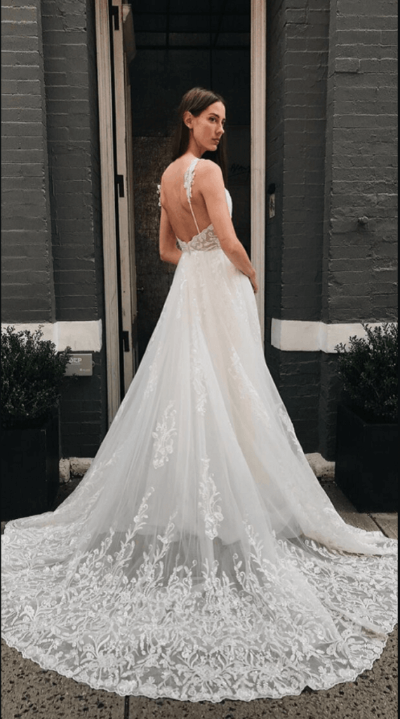 Loren dress with lace train